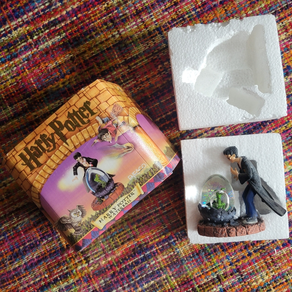 Harry Potter Hatching Norbert Waterball (Water Ball) #865877 - Picture 2 of 3
